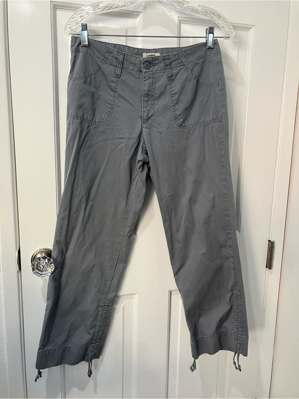 Old Navy Gray Capri Pants, Size 6